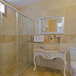 Hotel Roka