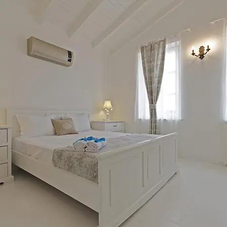 Hotel Roka 2*